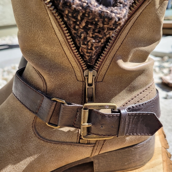 Size 7 Geller shoes - Picture 3 of 5